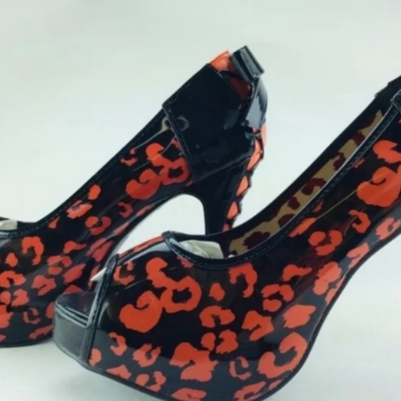 Iron fist peep toe heel - Picture 2 of 3